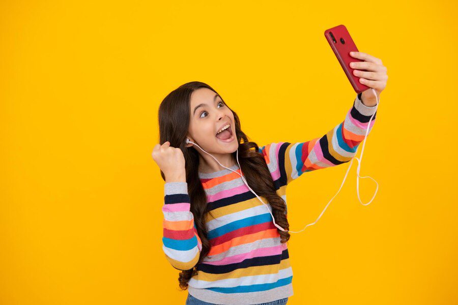 celular a filhos menores de 14 anos
